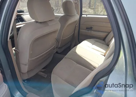 2005 Ford Crown Victoria Standard из США, поврежденный, VIN 2FAFP73W25X121741